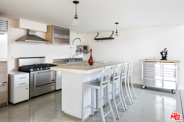 615 Hampton Drive, Unit C303 Venice, CA 90291 - Photo 5 of 19