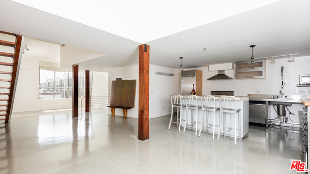 615 Hampton Drive, Unit C303 Venice, CA 90291 - Photo 7 of 19