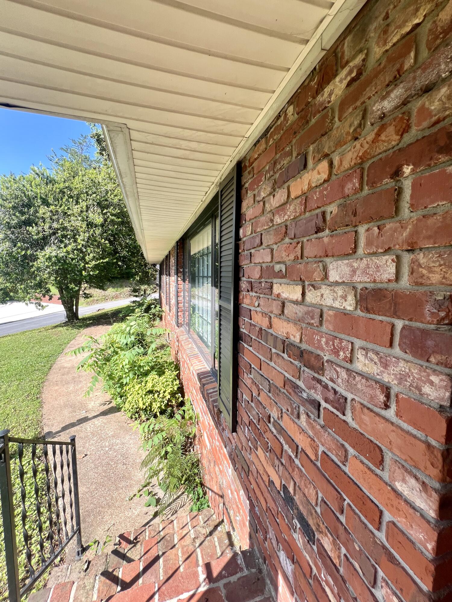297 Old County Road Ringgold, GA 30736 - Photo 2 of 30 *