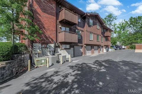 $185,000 | 243 West Jefferson Avenue, Unit 4, St. Louis, MO 63122