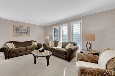 $185,000 | 243 West Jefferson Avenue, Unit 4, St. Louis, MO 63122