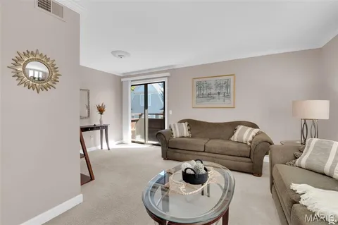 $185,000 | 243 West Jefferson Avenue, Unit 4, St. Louis, MO 63122