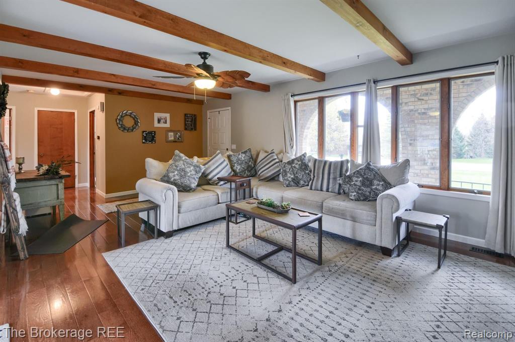 8019 Potter Road Flushing, MI 48433 - Photo 10 of 40