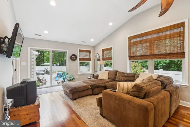 $674,900 | 50 Ridgeview Avenue, Berlin, NJ 08009