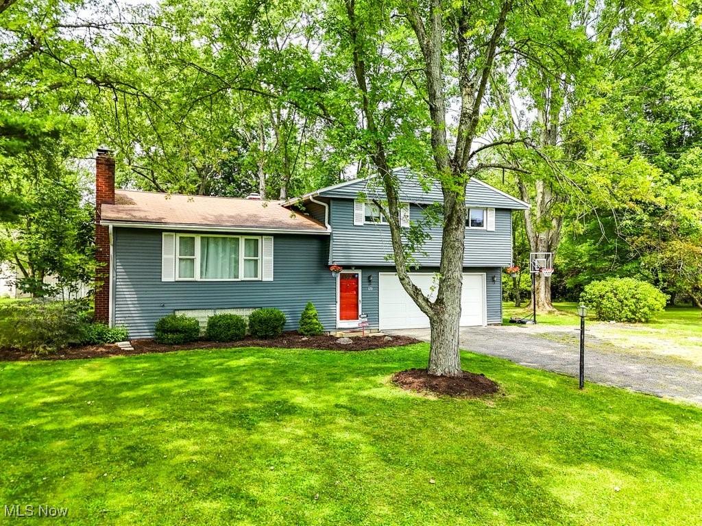 120 North Oakmont Road Northfield, OH 44067 - Photo 2 of 30