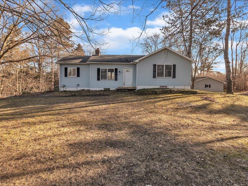 2525 Robinson Road Jackson, MI 49203 - Photo 3 of 37 03-2525-Robinson-Rd-WindowStill-Real-Est