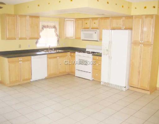 707 Greenway Road Henderson, NV 89002 - Photo 2 of 4 Kitchen.