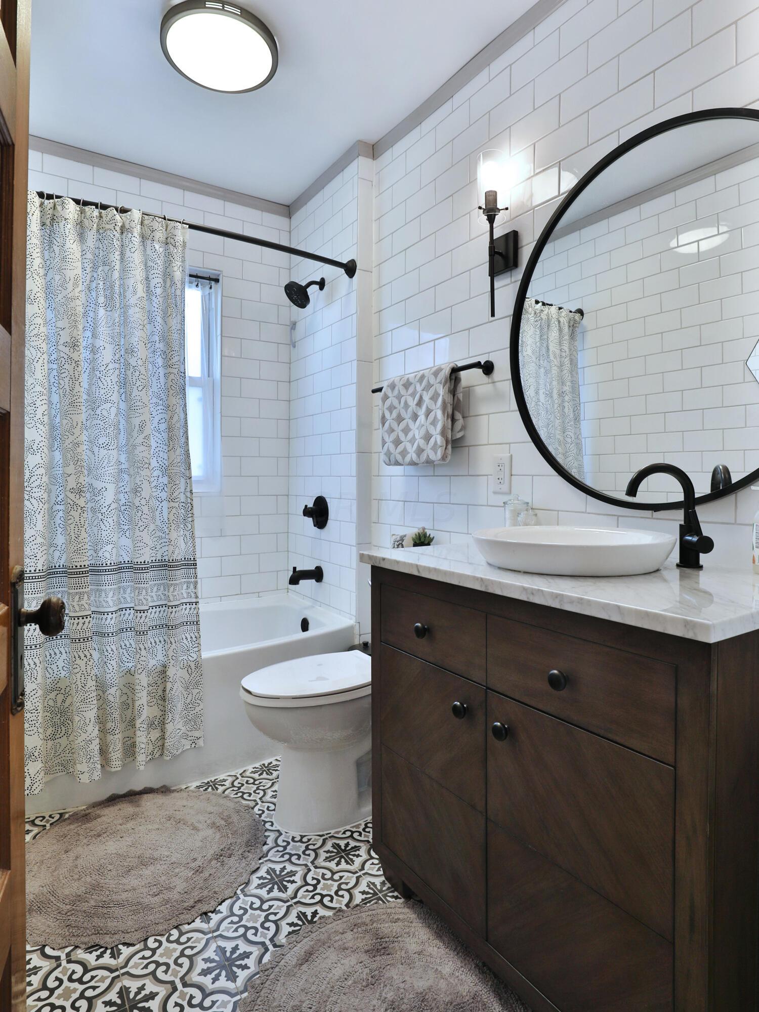 46 Brighton Road Columbus, OH 43202 - Photo 42 of 65 Full Bath - Second Floor