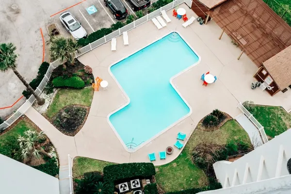 $389,900 | 7310 Seawall Boulevard, Unit 1106, Galveston, TX 77551