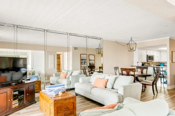 $389,900 | 7310 Seawall Boulevard, Unit 1106, Galveston, TX 77551