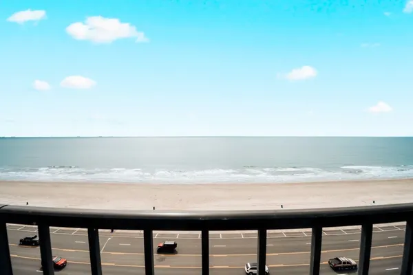 $389,900 | 7310 Seawall Boulevard, Unit 1106, Galveston, TX 77551