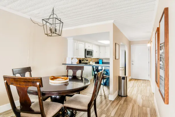 $389,900 | 7310 Seawall Boulevard, Unit 1106, Galveston, TX 77551