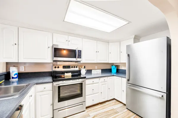 $389,900 | 7310 Seawall Boulevard, Unit 1106, Galveston, TX 77551