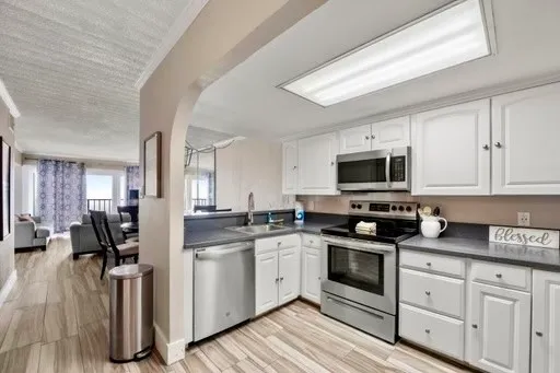 $389,900 | 7310 Seawall Boulevard, Unit 1106, Galveston, TX 77551