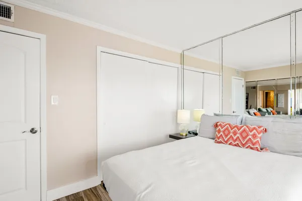 $389,900 | 7310 Seawall Boulevard, Unit 1106, Galveston, TX 77551