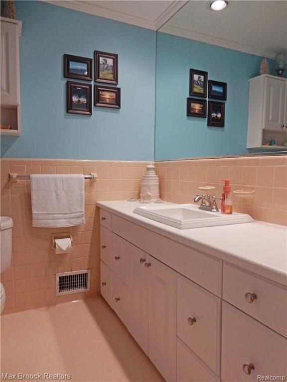 7047 Springridge Road West Bloomfield, MI 48322 - Photo 23 of 32