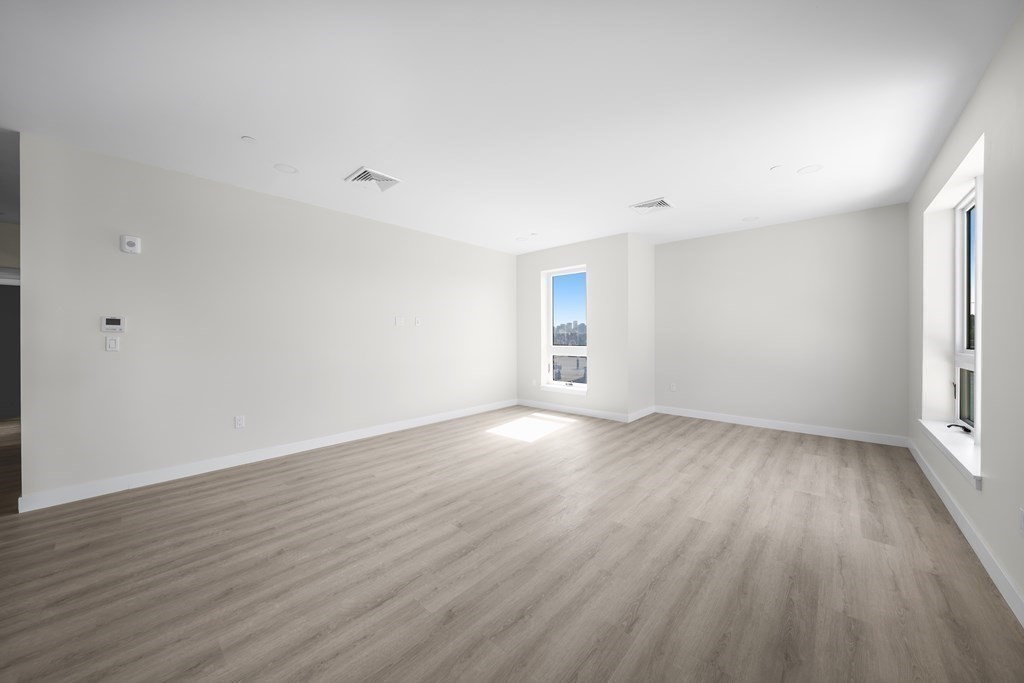 157 Chestnut Street, Unit 401 Chelsea, MA 02150 - Photo 5 of 13