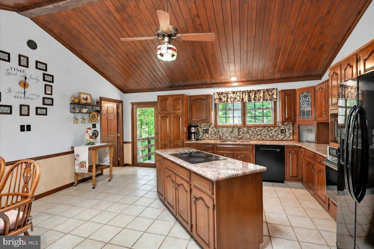 13 Nassau Circle Reading, PA 19607 - Photo 26 of 54