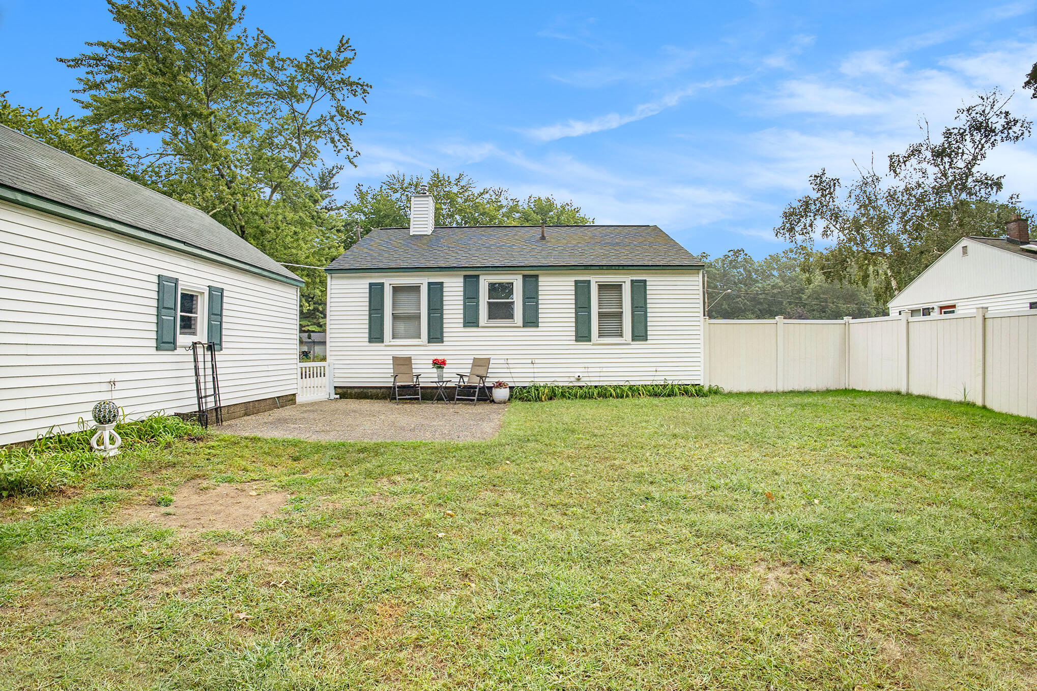 207 South Fruitport Road Spring Lake, MI 49456 - Photo 12 of 12 017_42a6992