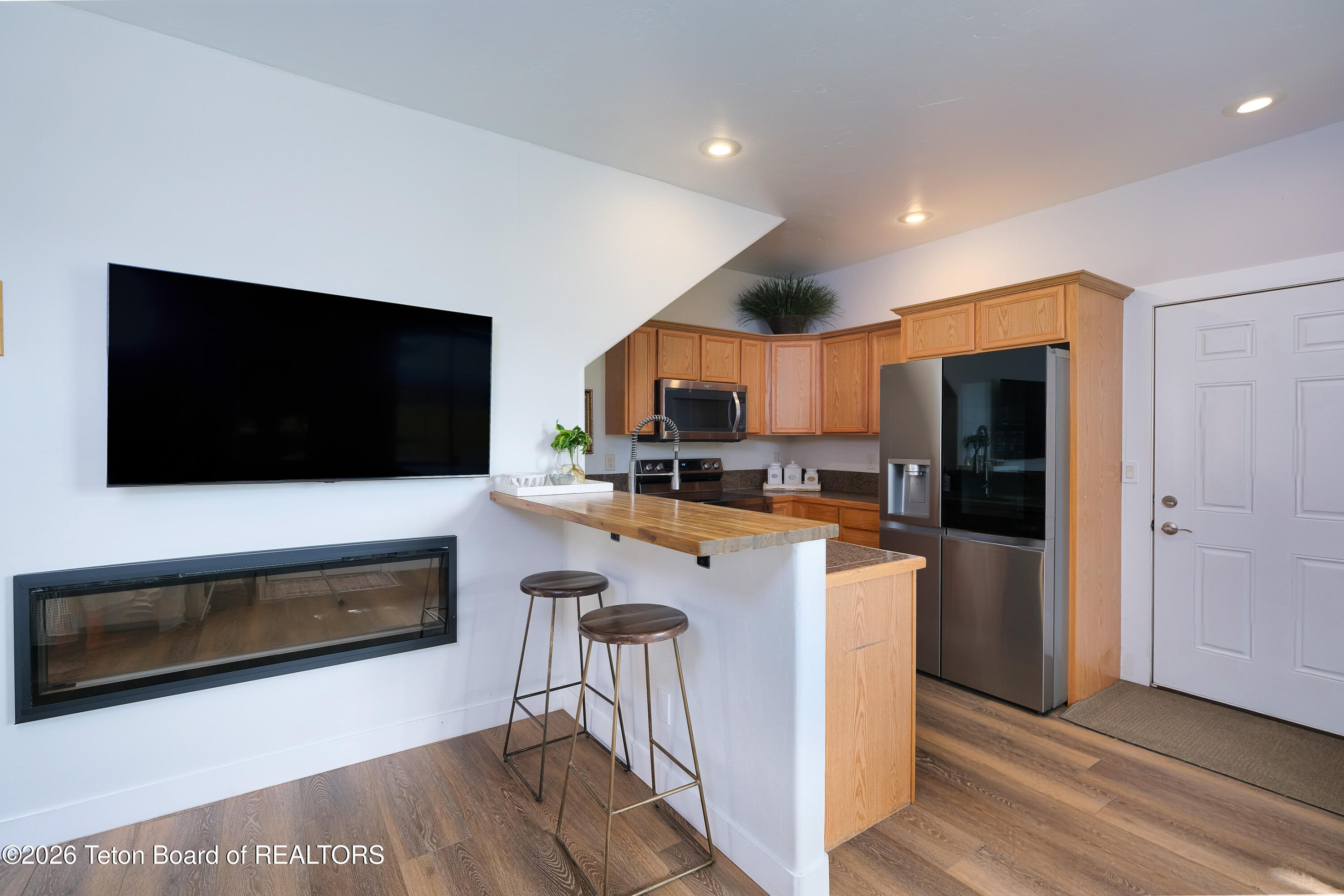 309 Forest View Drive Driggs, ID 83422 - Photo 11 of 20 Kitchen breakfast bar
