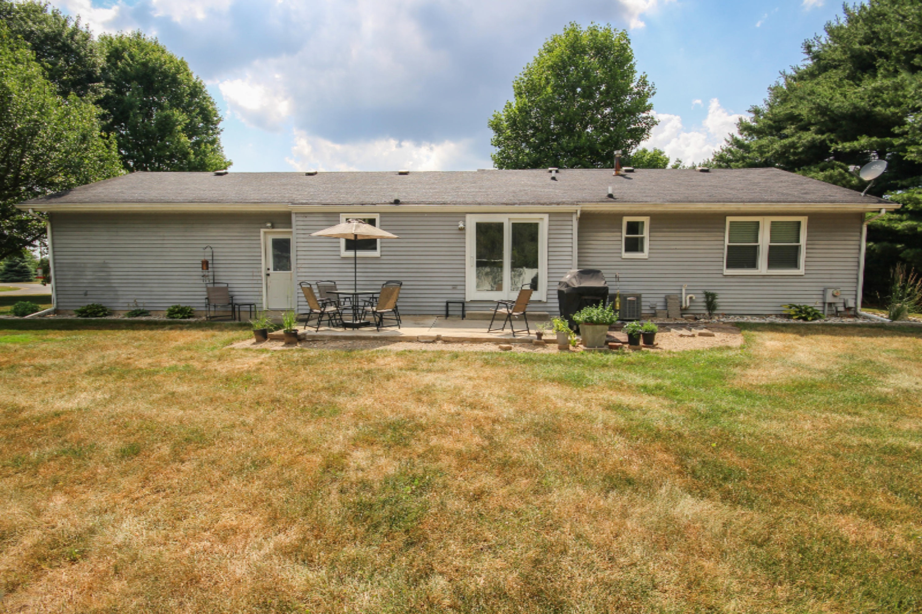 56935 Tamarac Lane Three Rivers, MI 49093 - Photo 5 of 23 IMG_5593