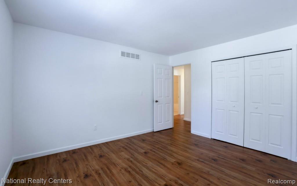 36379 Fredericksburg Road Farmington, MI 48331 - Photo 21 of 25 20-photo-web-1680x1050-87681.jpg