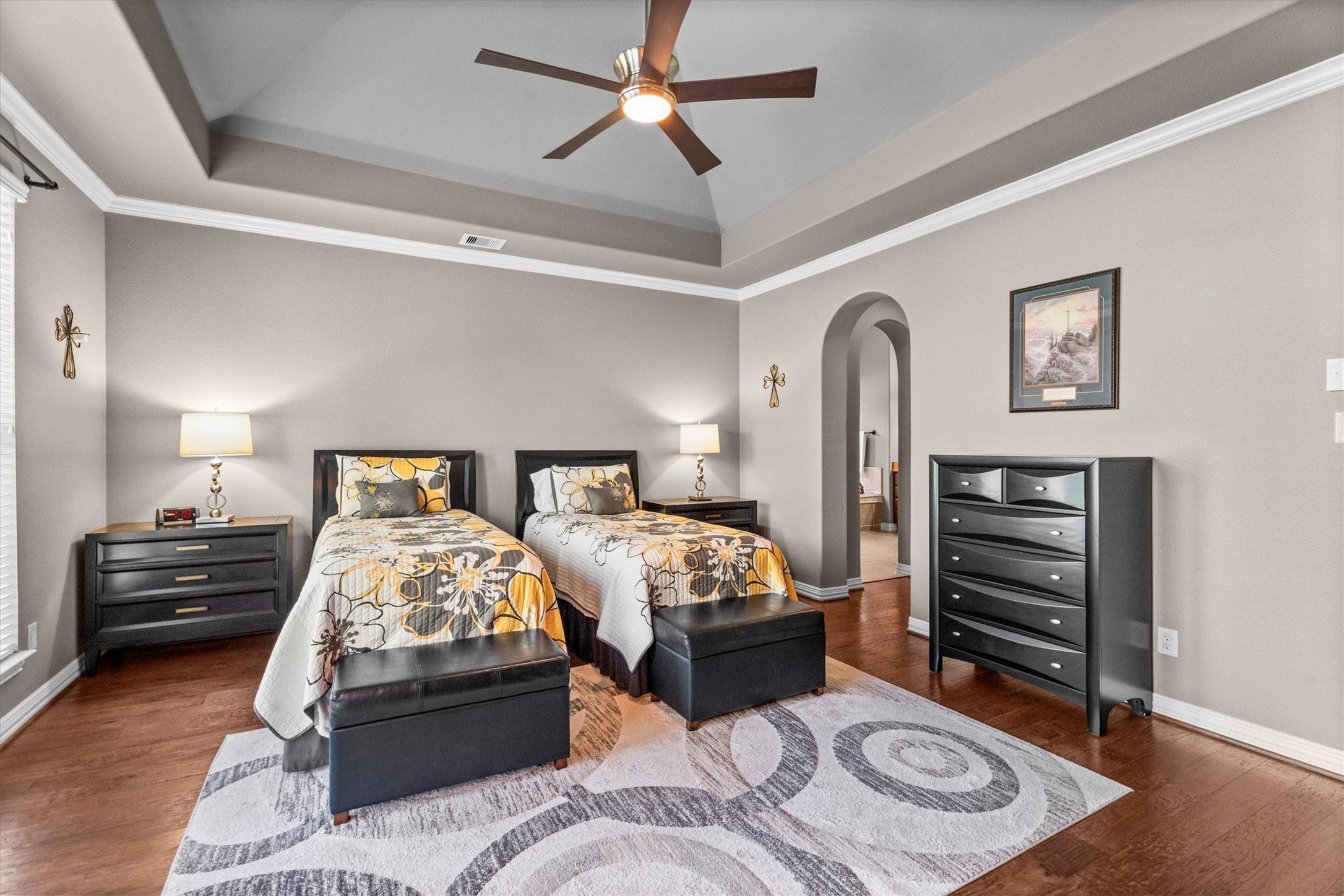 130 East Cove View Trail Spring, TX 77389 - Photo 20 of 50 Primary bedroom suite is very spacious and features trey ceilings, crown molding and a huge wall of windows.