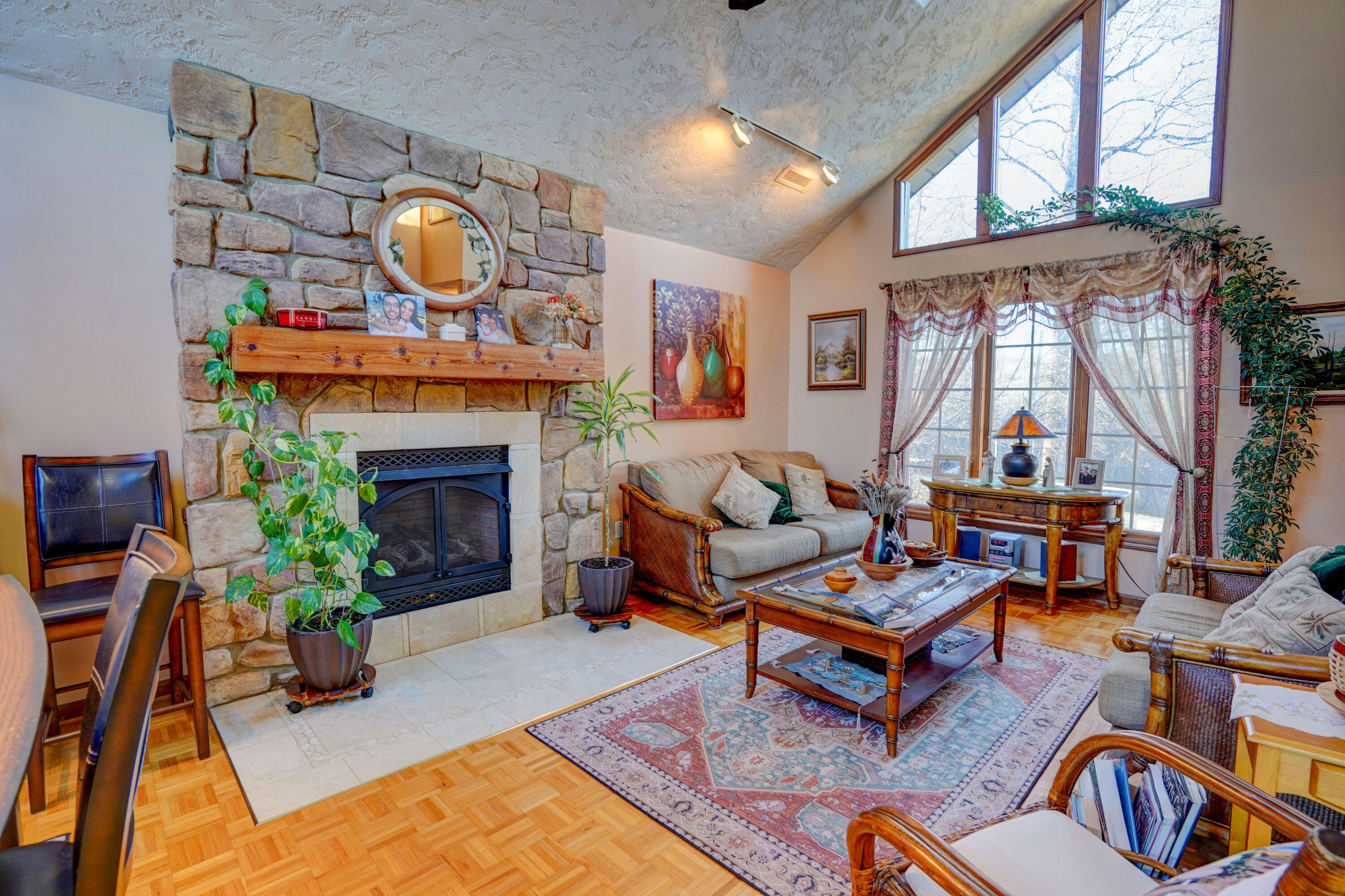 920 Oldfield Road Moneta, VA 24121 - Photo 13 of 49 Great Room