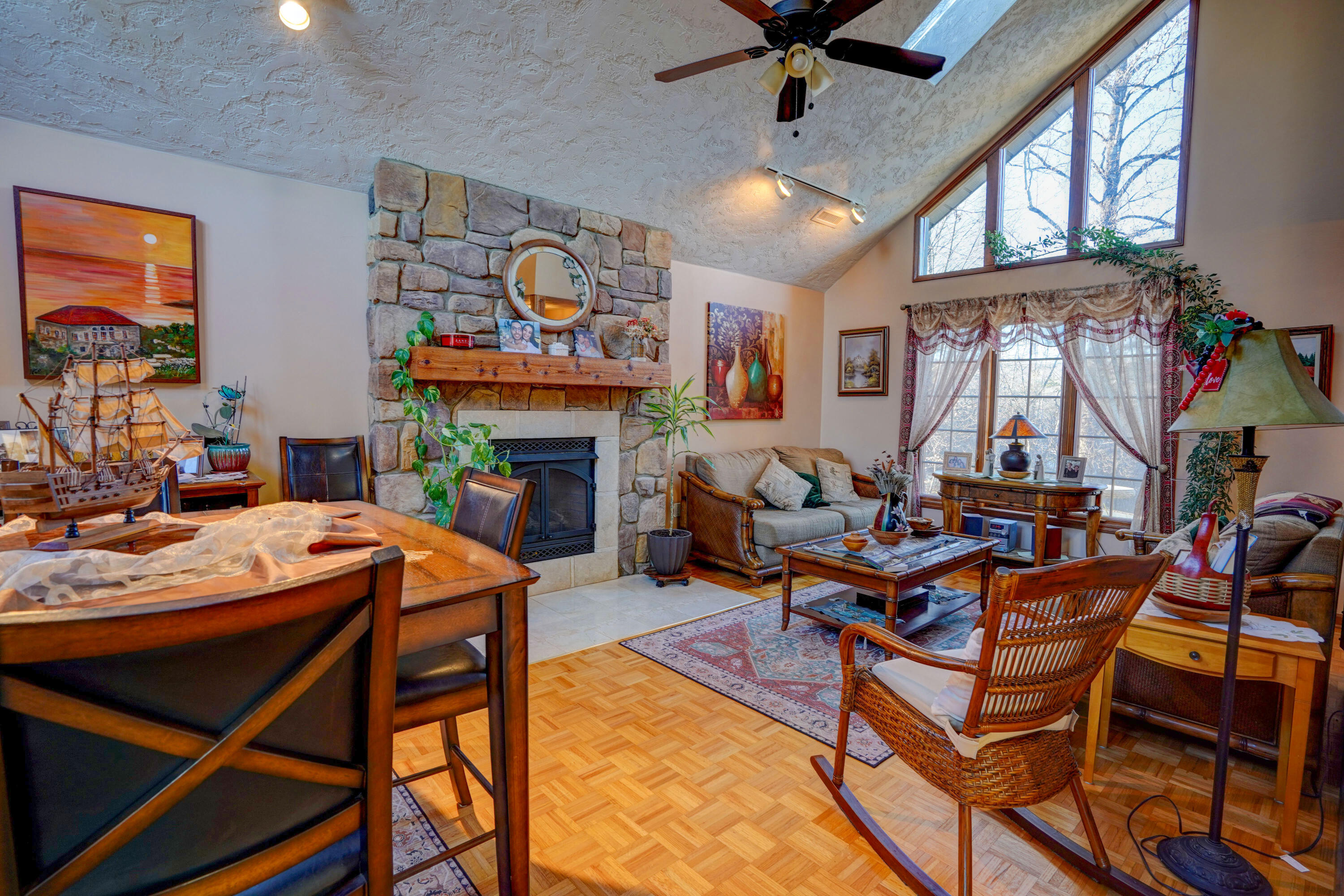 920 Oldfield Road Moneta, VA 24121 - Photo 14 of 49 Great Room