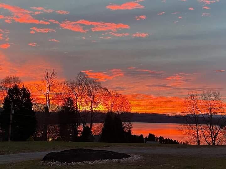 920 Oldfield Road Moneta, VA 24121 - Photo 2 of 49 Lake & Sunrise Views