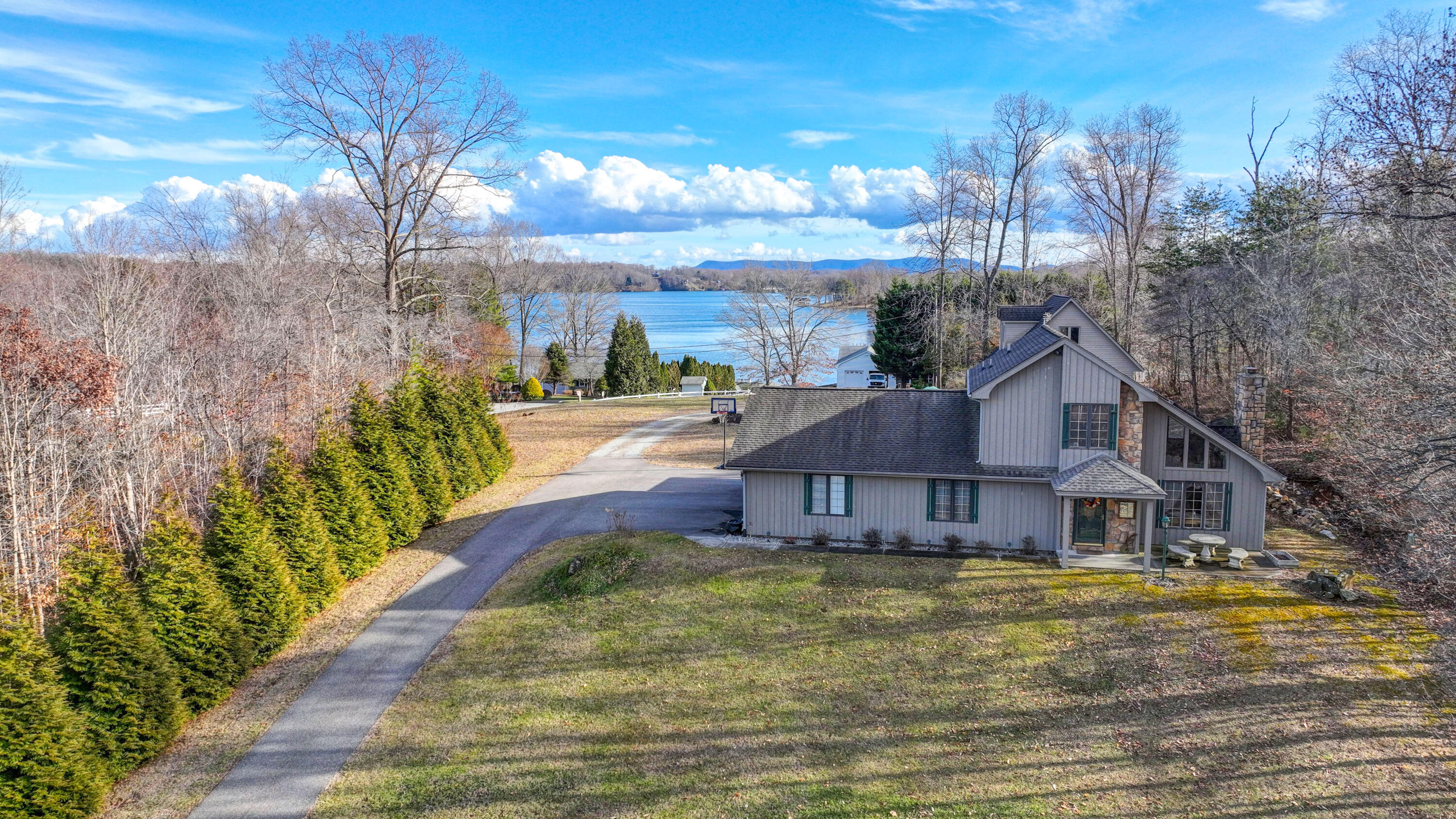 920 Oldfield Road Moneta, VA 24121 - Photo 3 of 49 Front View