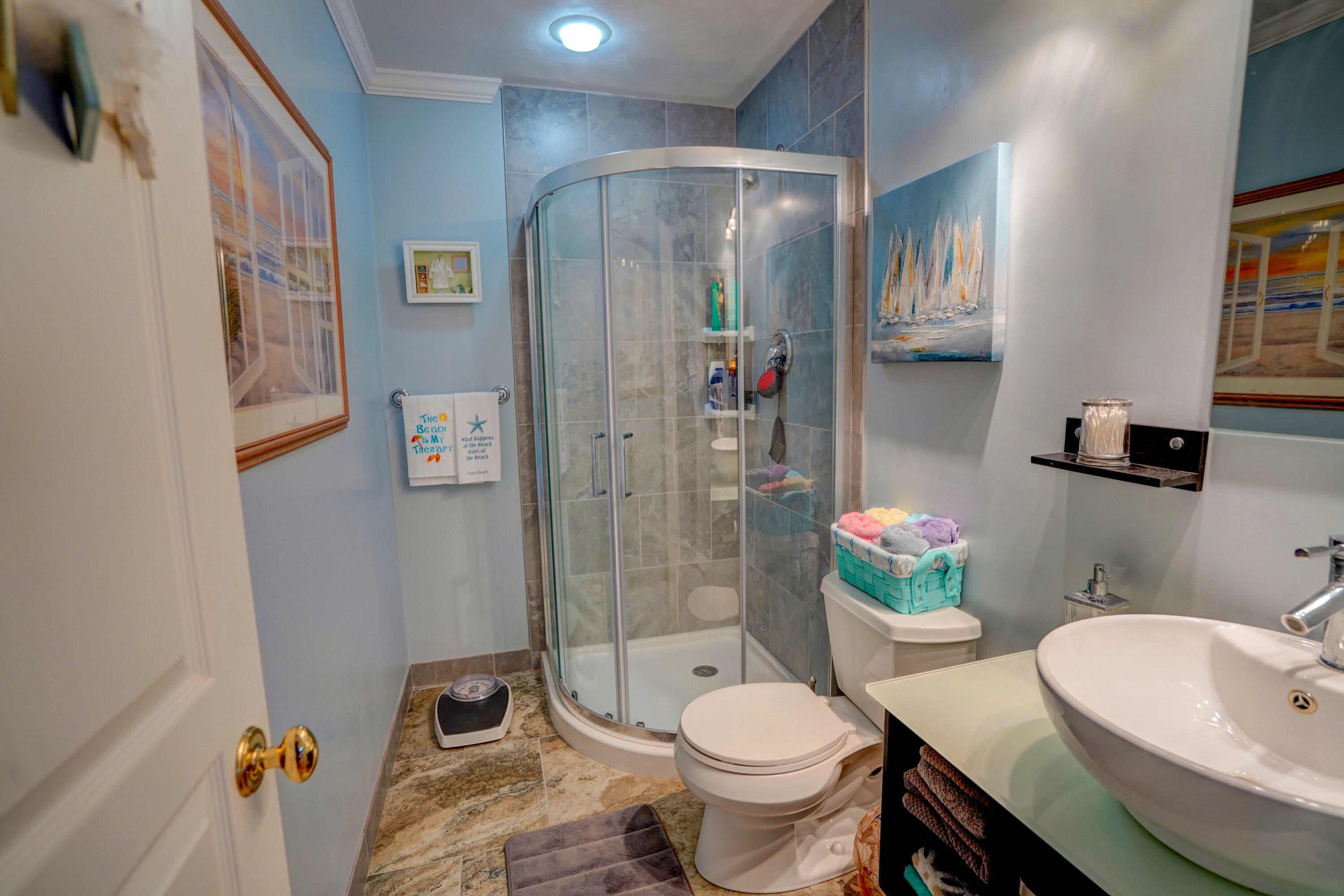 920 Oldfield Road Moneta, VA 24121 - Photo 35 of 49 Full Bathroom #2