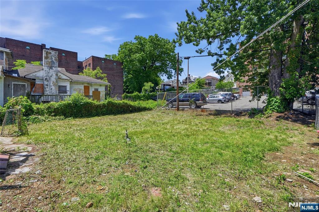 79 Cleveland Street Orange, NJ 07050 - Photo 10 of 25