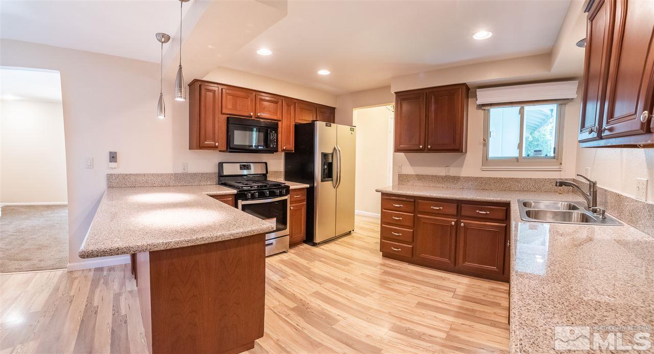 830 Cambridge Way Reno, NV 89511 - Photo 4 of 22 Photo 4