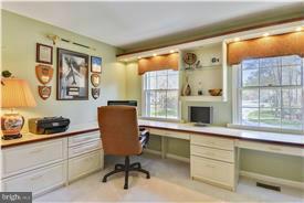 11900 Fawn Ridge Lane Reston, VA 20194 - Photo 18 of 29 Bedroom 2 w/ a built in desk