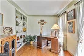 11900 Fawn Ridge Lane Reston, VA 20194 - Photo 8 of 29 Main Level Office