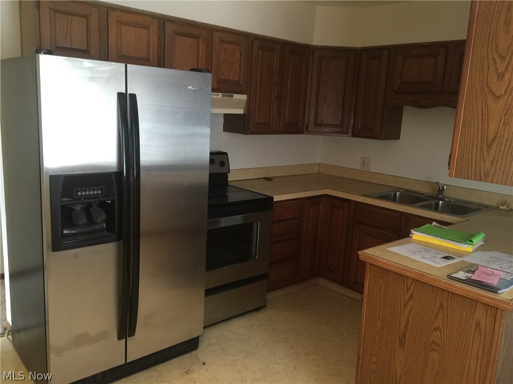 443 Gibbs Road Akron, OH 44312 - Photo 3 of 10