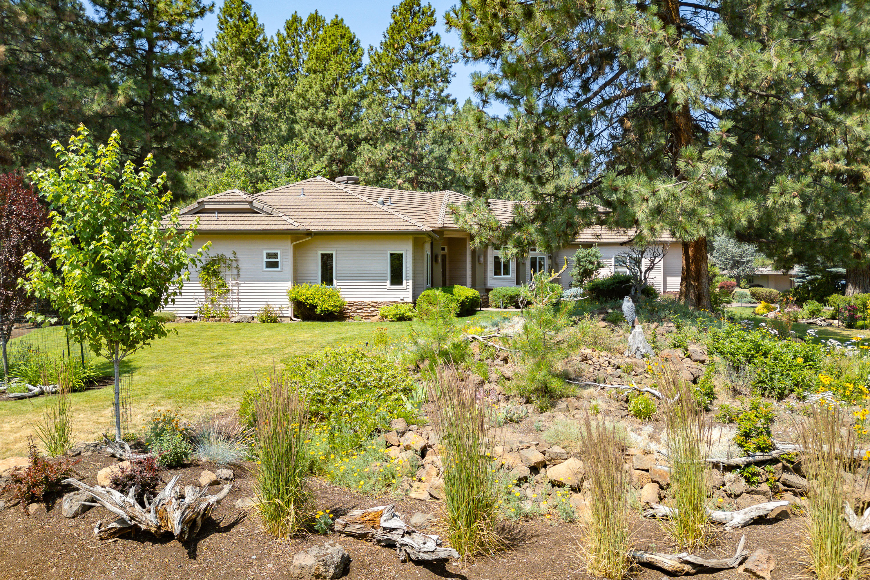 20445 Keystone Court Bend, OR 97702 - Photo 33 of 59 DJI_0105
