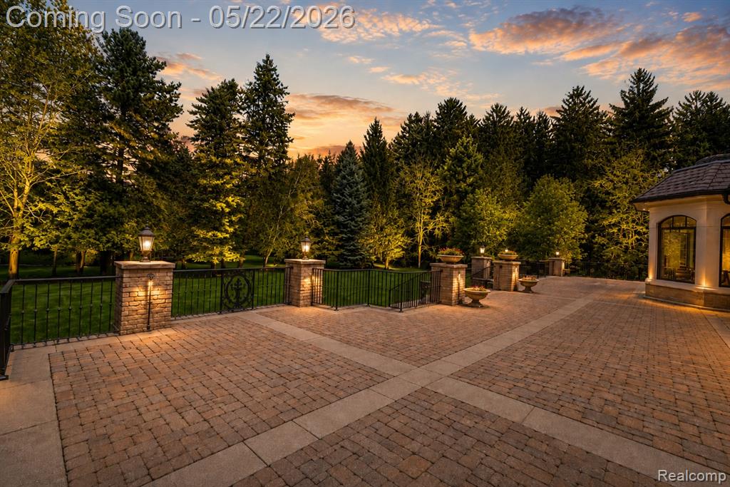 6250 Walnut Lake Road West Bloomfield, MI 48323 - Photo 20 of 48