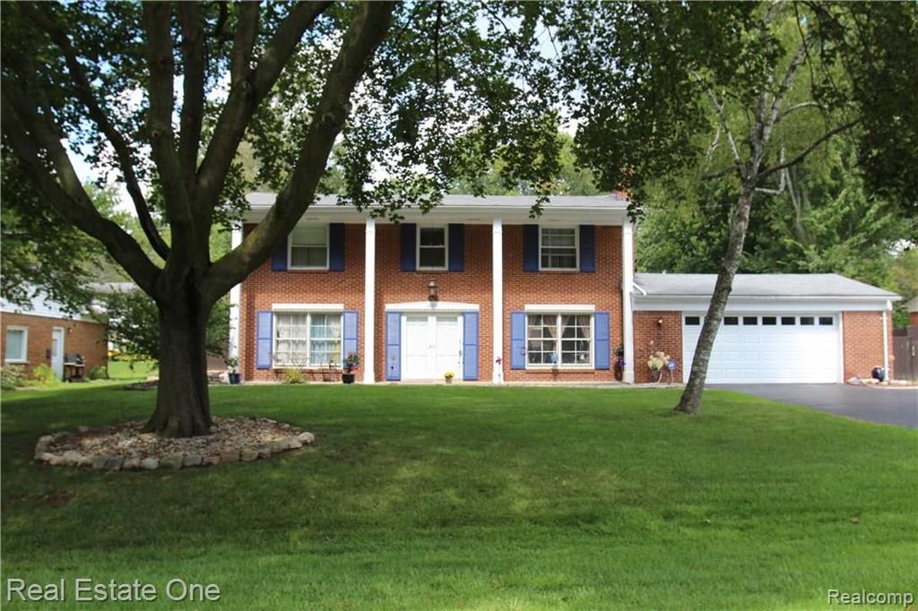 32276 Craftsbury Road Farmington Hills, MI 48334 - Photo 2 of 45