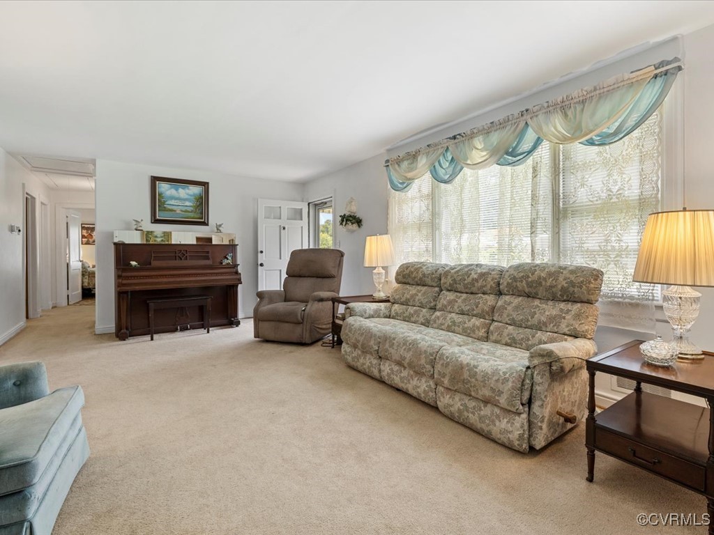 5913 Ridge Road Richmond, VA 23227 - Photo 7 of 39 Gallery Image 7