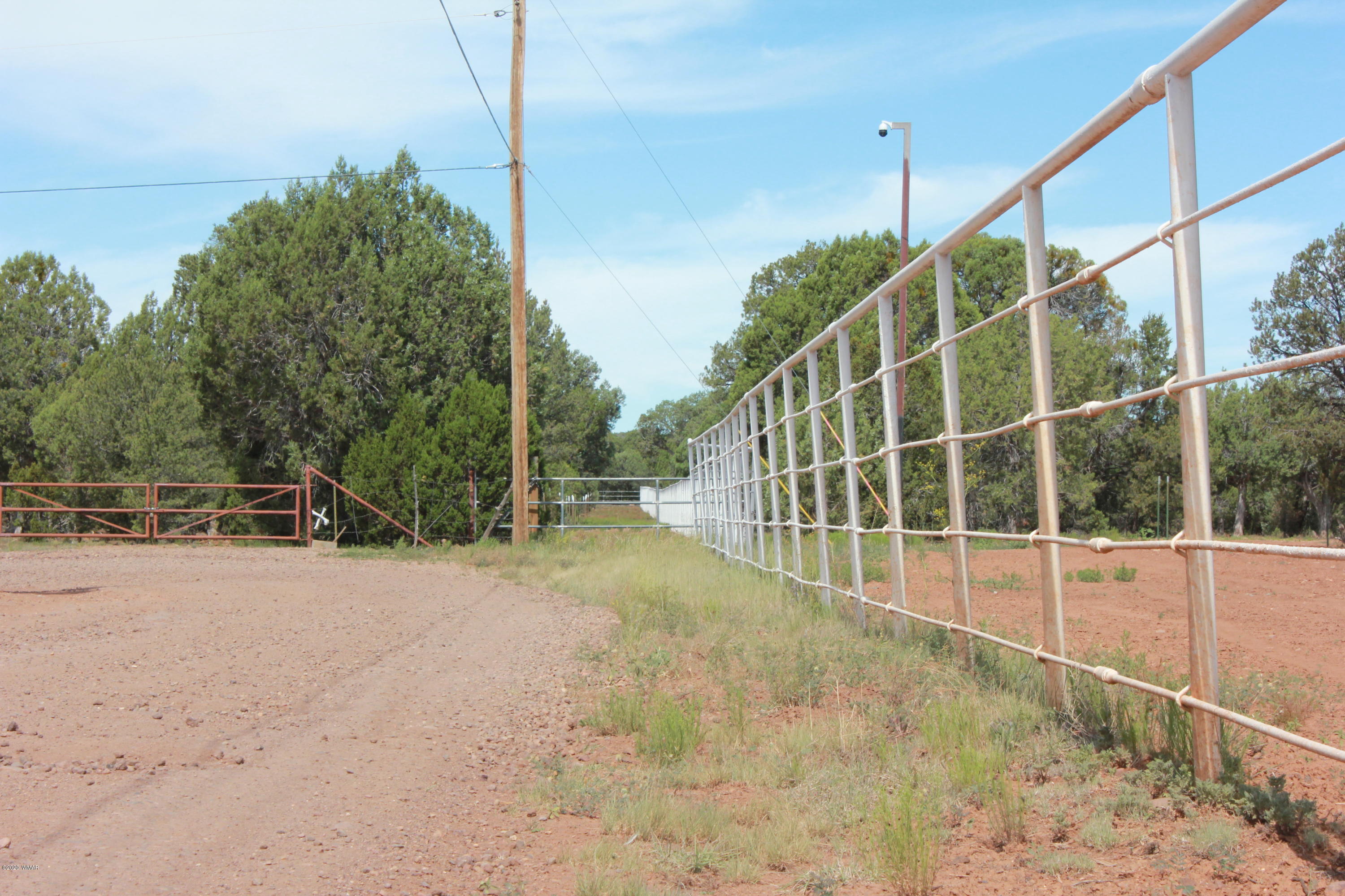 14a St Aripine Az 85933 Overgaard, AZ 85933 - Photo 2 of 35 a view of a tennis court