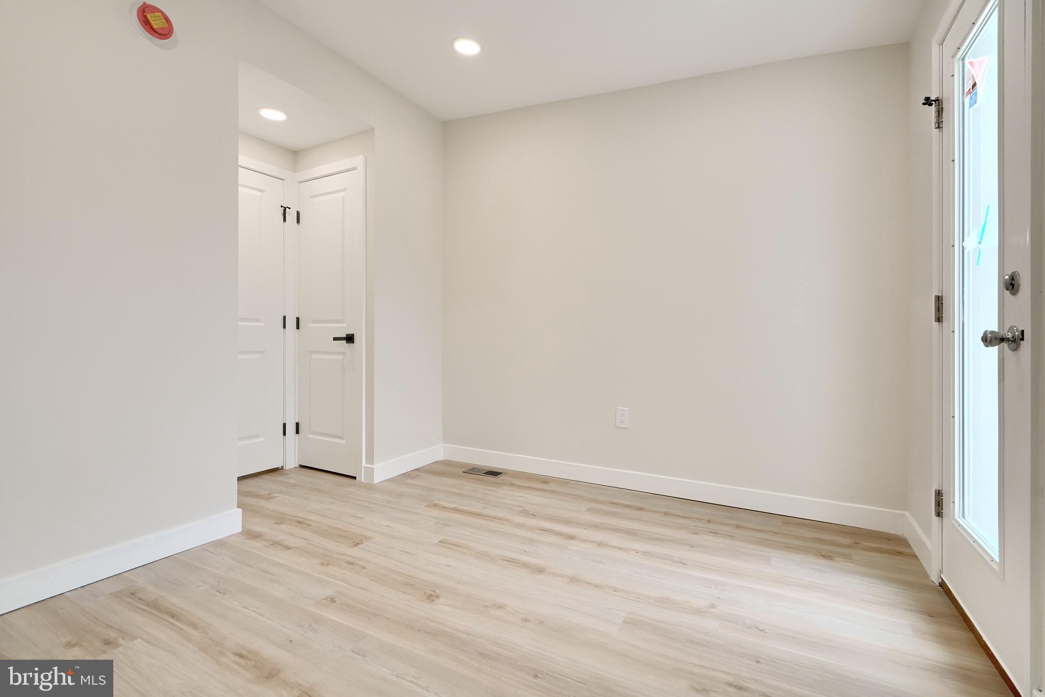 602 South Streeper Street Baltimore, MD 21224 - Photo 18 of 31
