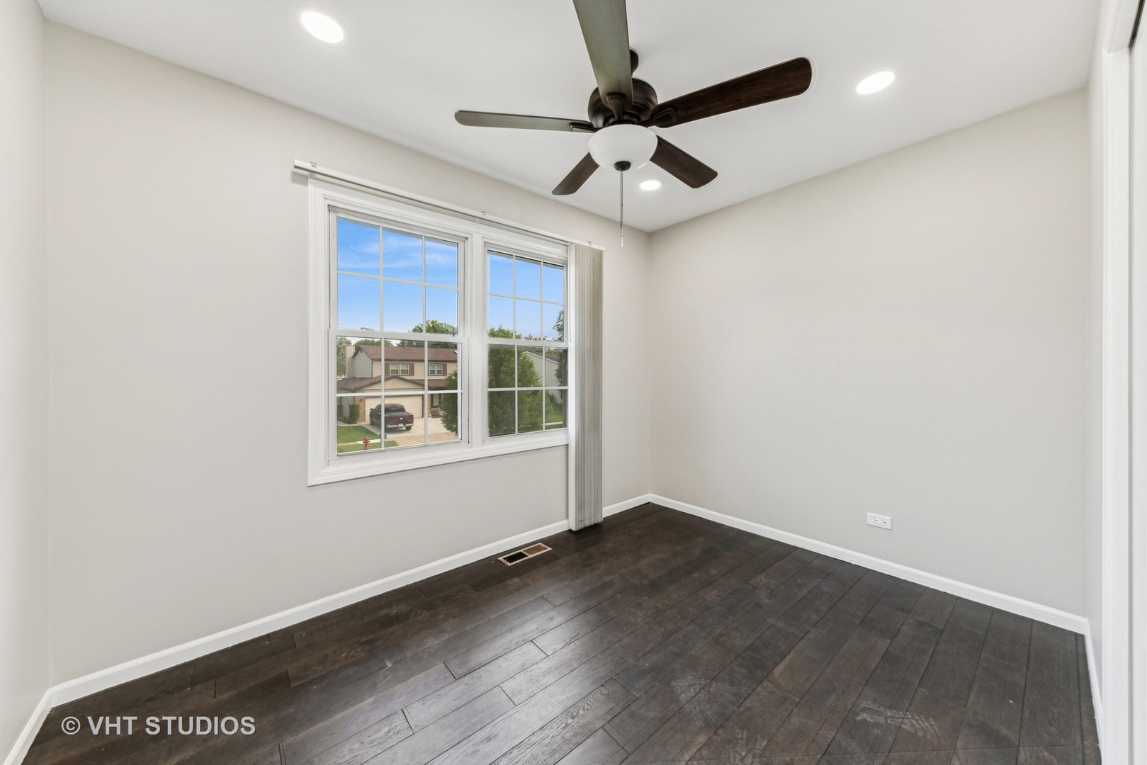 1075 Warwick Circle South Hoffman Estates, IL 60169 - Photo 14 of 20