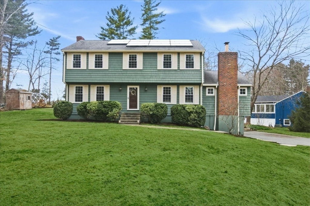 32 Snyder Road Medfield, MA 02052 - Photo 4 of 42 Gallery Image 4