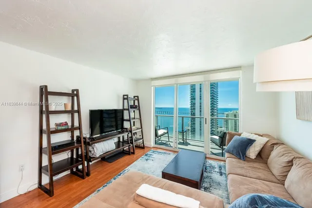 $635,000 | 1155 Brickell Bay Drive, Unit 3403, Miami, FL 33131