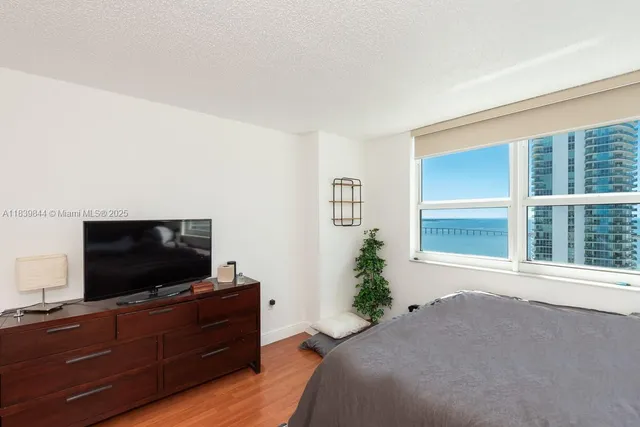 $635,000 | 1155 Brickell Bay Drive, Unit 3403, Miami, FL 33131