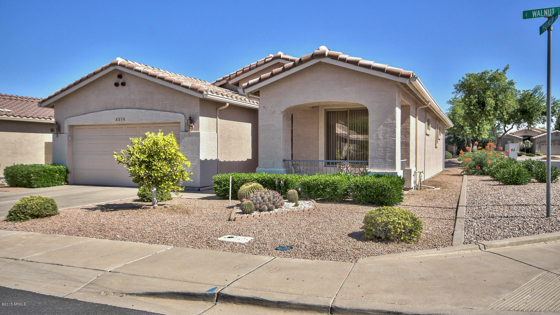 4374 East Walnut Road Gilbert, AZ 85298 - Photo 3 of 29 03