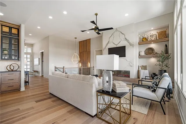 $989,890 | 11227 South Sunray Drive, Olathe, KS 66061