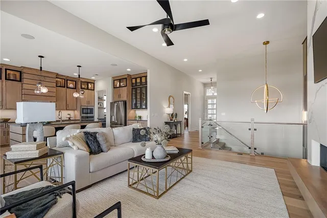 $989,890 | 11227 South Sunray Drive, Olathe, KS 66061